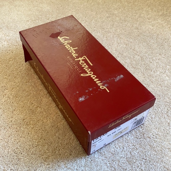 Salvatore Ferragamo “Lillaz” pumps - Picture 10 of 13